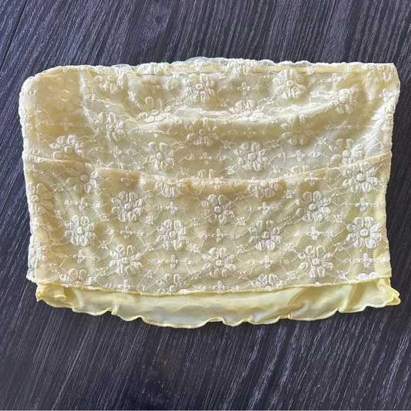 Urban Outfitters Kimchi Blue Kori Strapless Floral Lace Crop Top in Yellow, XL - Picture 5 of 13